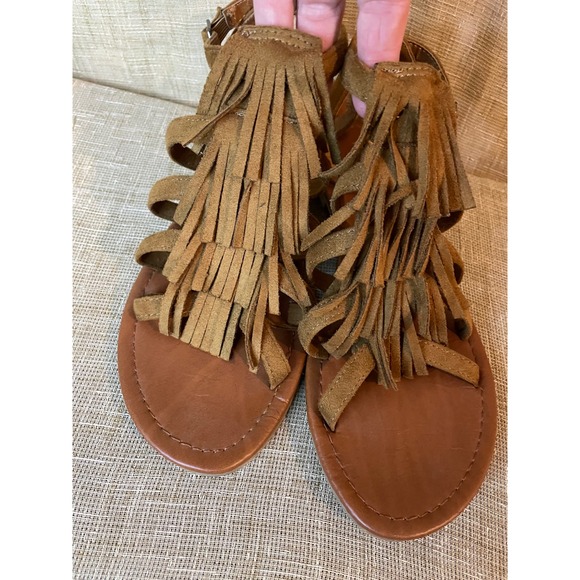 Maurices Fringe Gladiator‎ Sandals Strappy Ankle Buckle Brown Size 9 - Picture 1 of 6